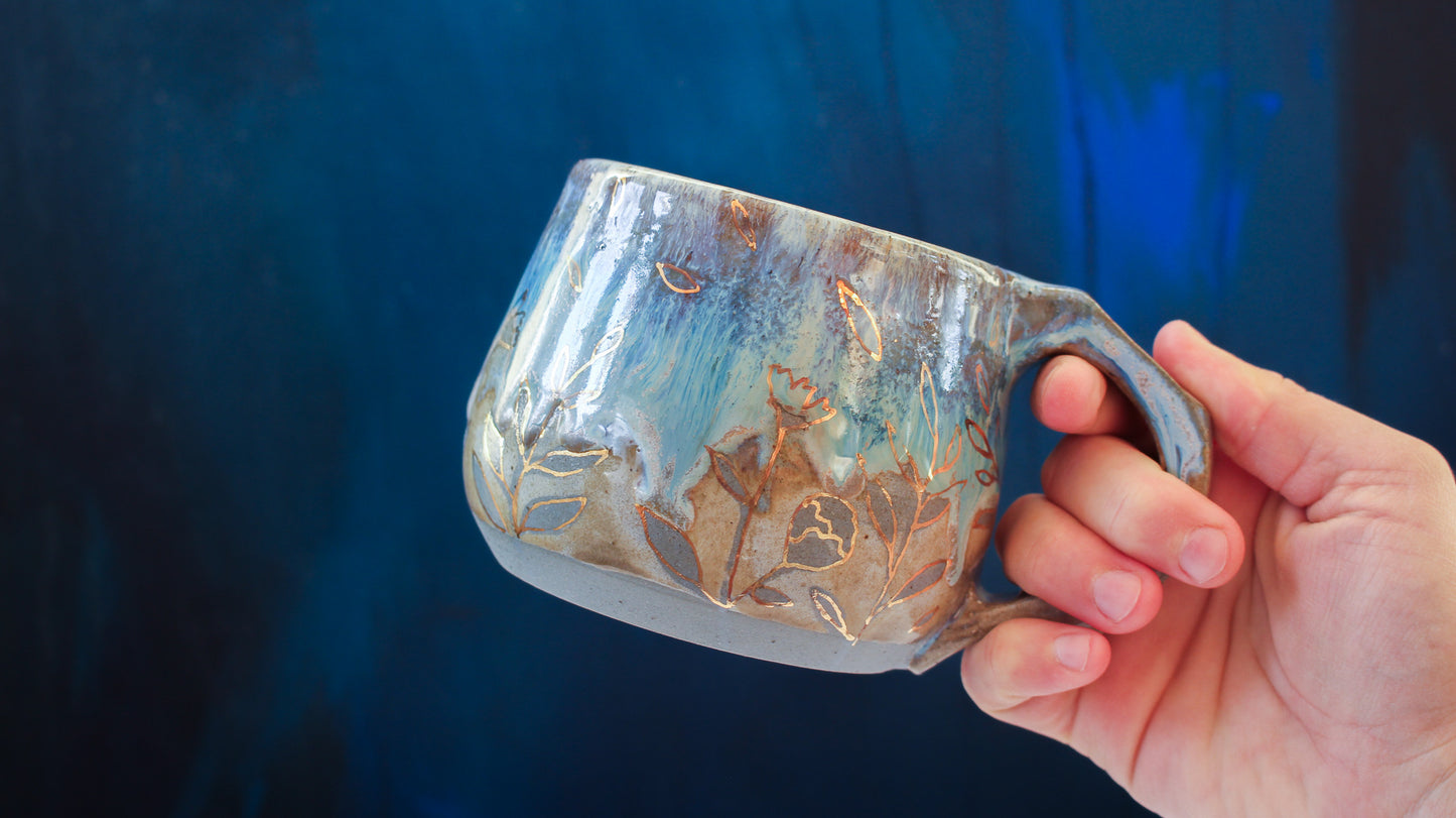 20oz Golden Drip Blossom Mug (01