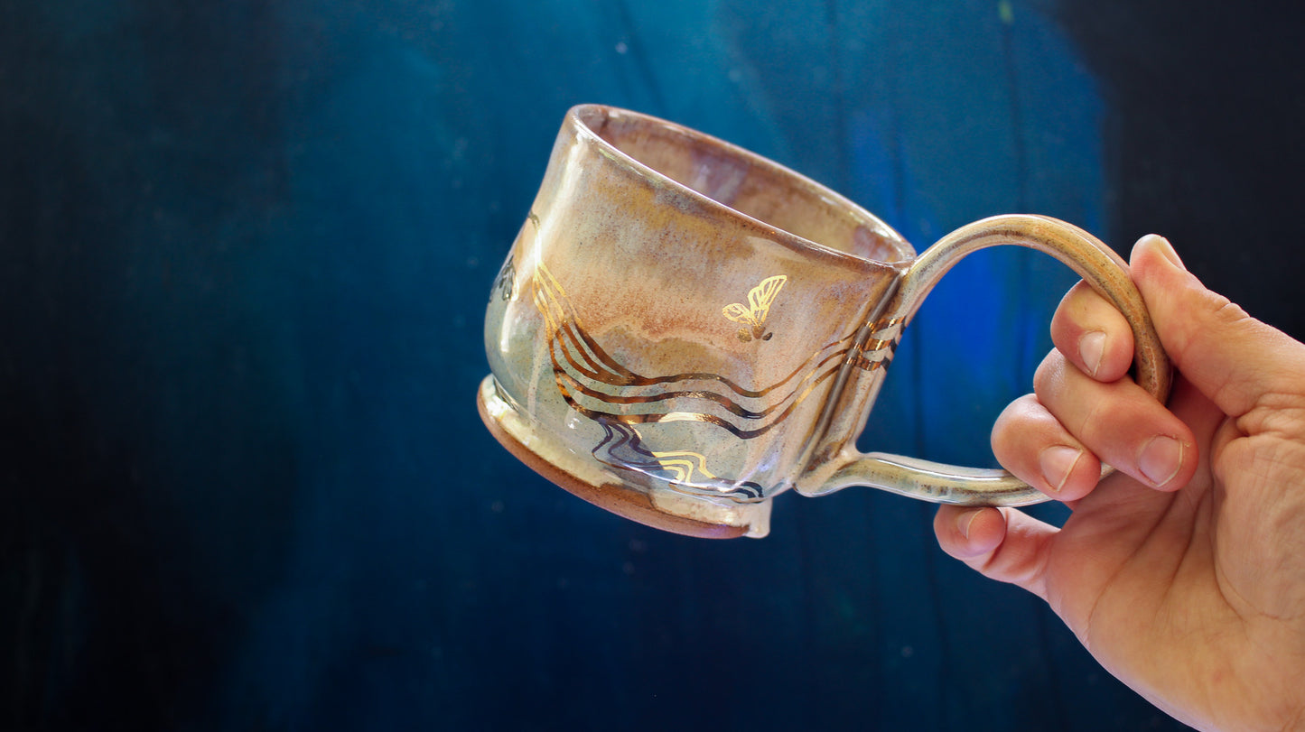 14oz Golden Honey Bee Mug