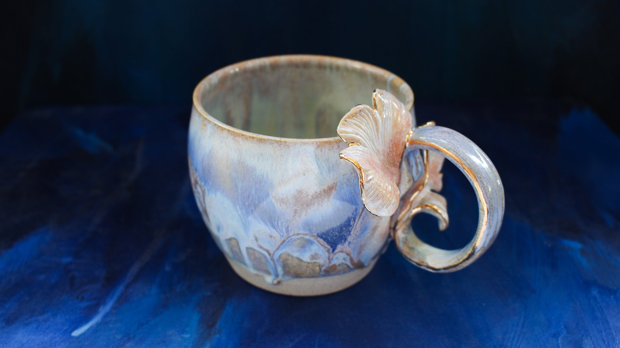 20oz Periwinkle Gingko Curl Mug