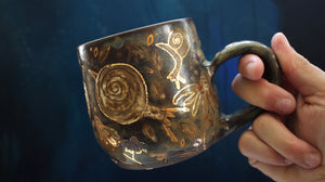 18oz Golden Snail Mug