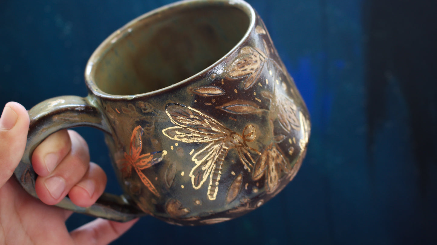 16oz Golden Dragonfly Mug