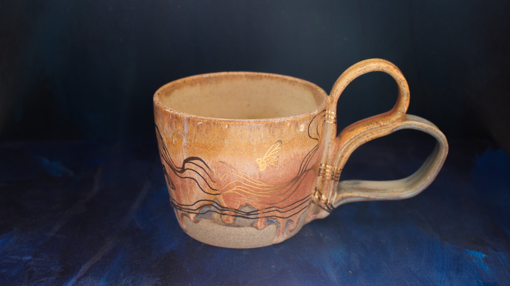 15oz Golden Honey Bee Mug