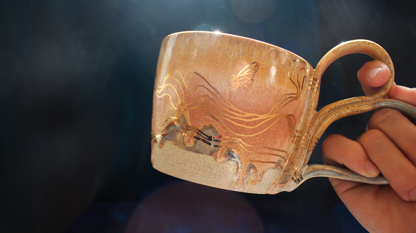 15oz Golden Honey Bee Mug